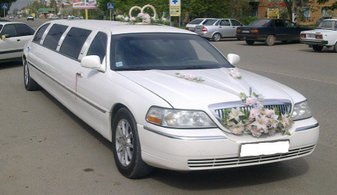 Свадебный лимузин Lincoln Limousine Towncar № А4995, белый