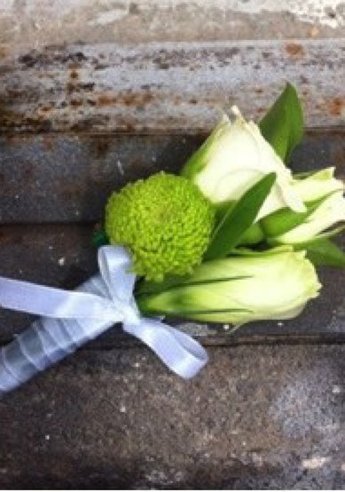 Бутоньерка П9109 - Салон цветов Праздничная Атмосфера